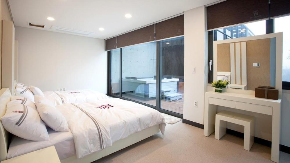 Bao House Pool Villa ยังพย็อง ภายนอก รูปภาพ
