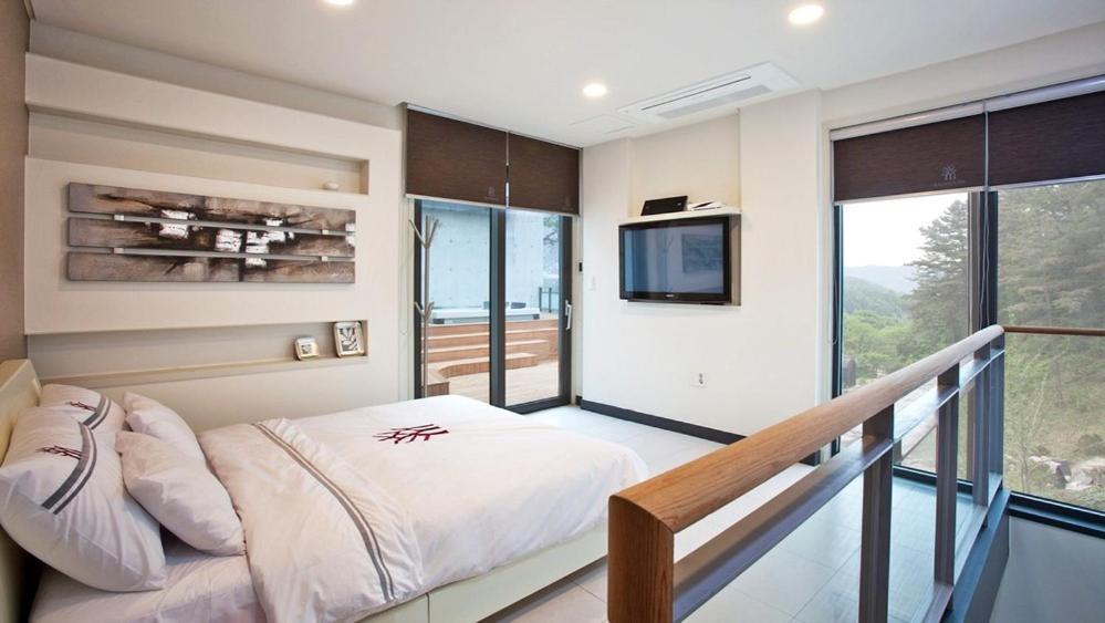 Bao House Pool Villa ยังพย็อง ภายนอก รูปภาพ